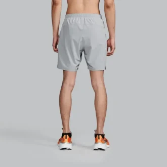 Men’s outpace 7″ short