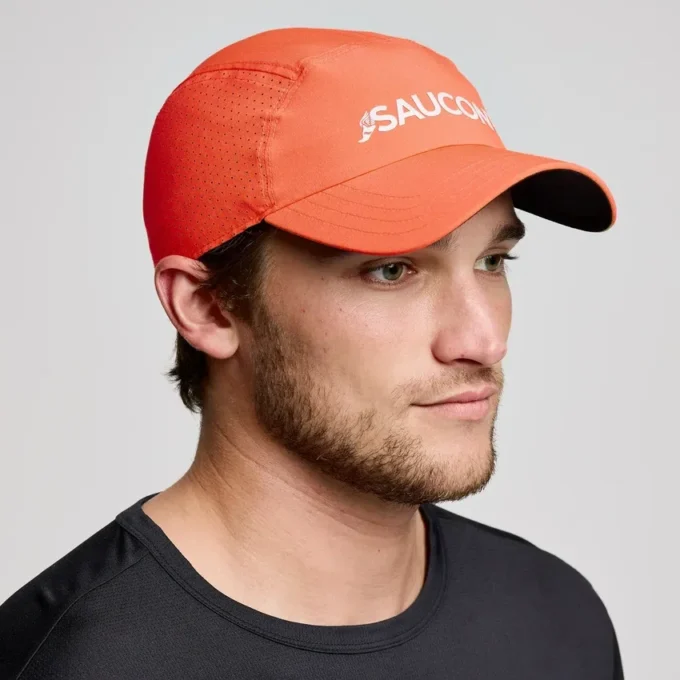 Outpace hat