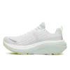 Women’s hurricane 25 wide