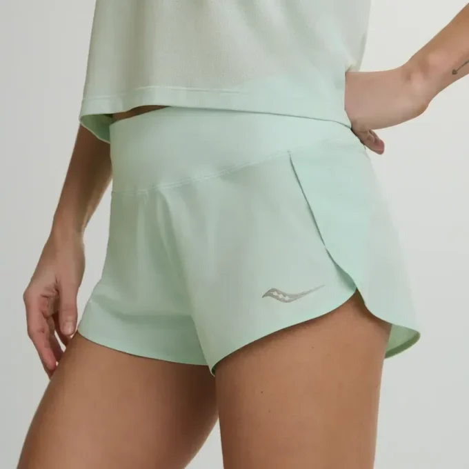 Women’s outpace 2.5″ split short